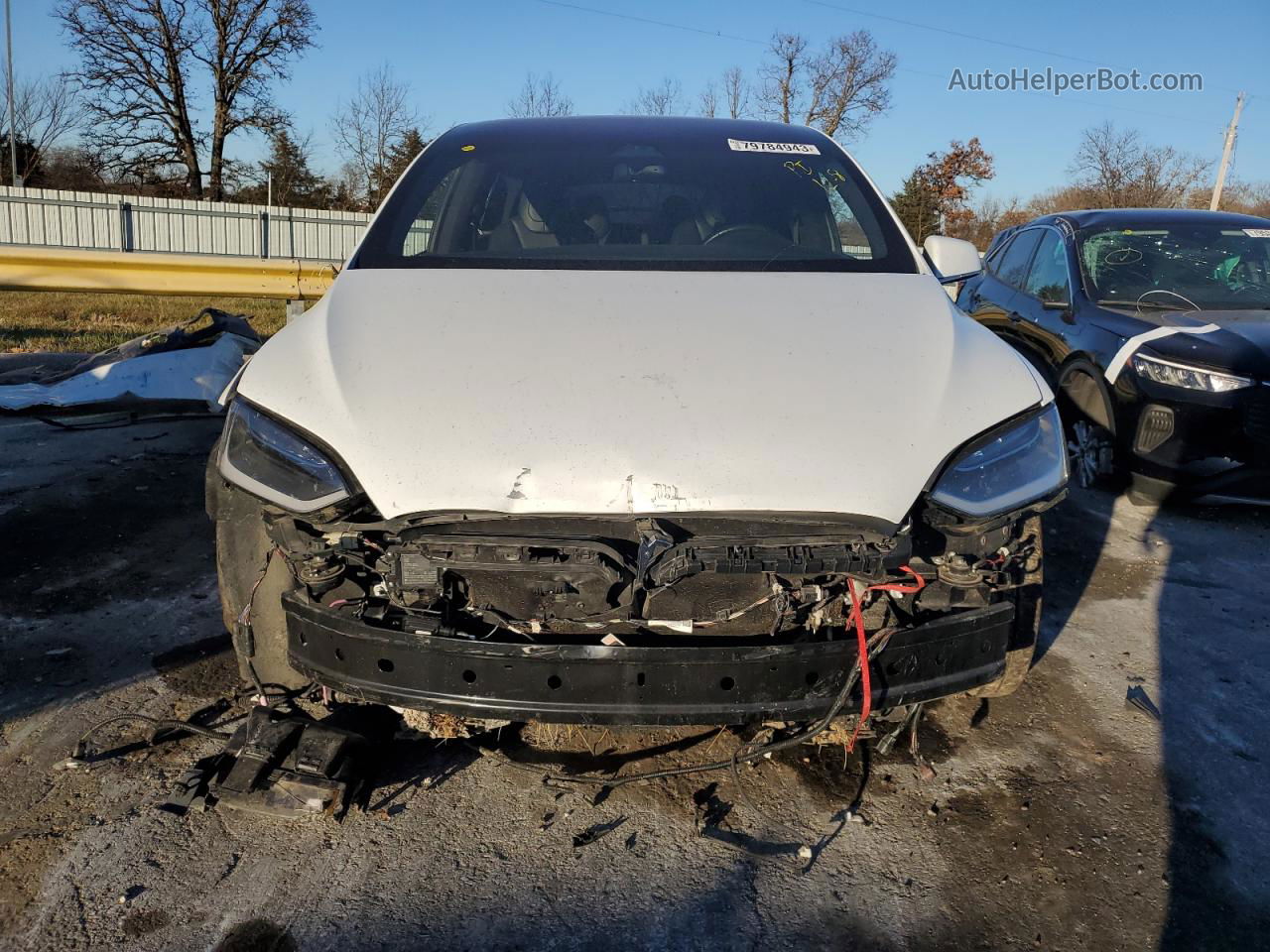 2018 Tesla Model X  White vin: 5YJXCBE2XJF126560