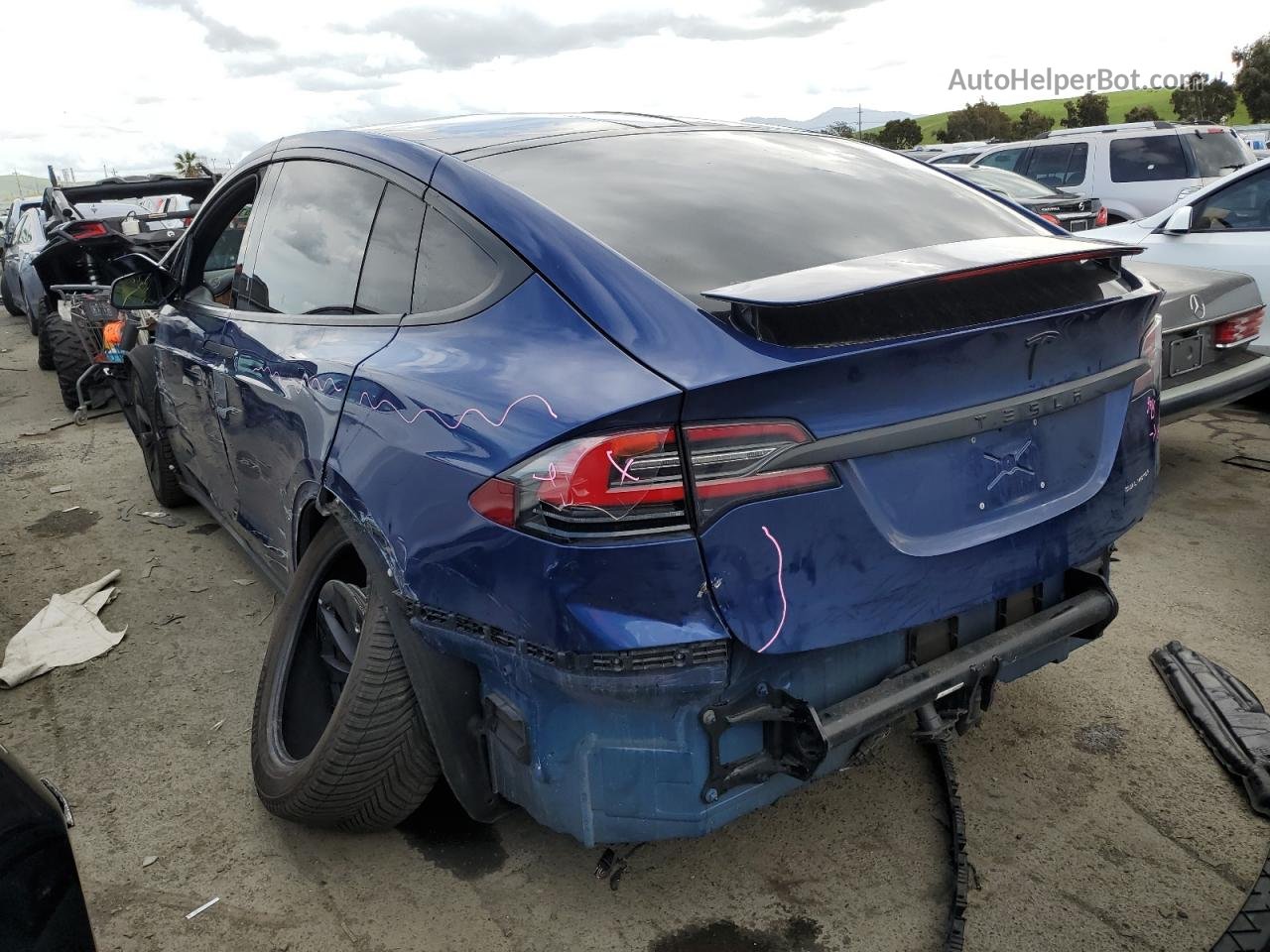 2019 Tesla Model X  Blue vin: 5YJXCBE2XKF192723