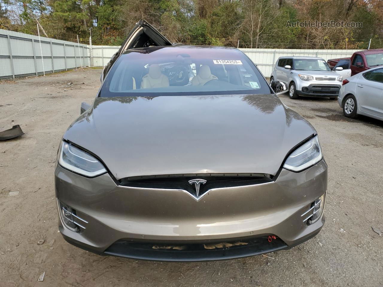 2016 Tesla Model X  Коричневый vin: 5YJXCBE42GFS00225