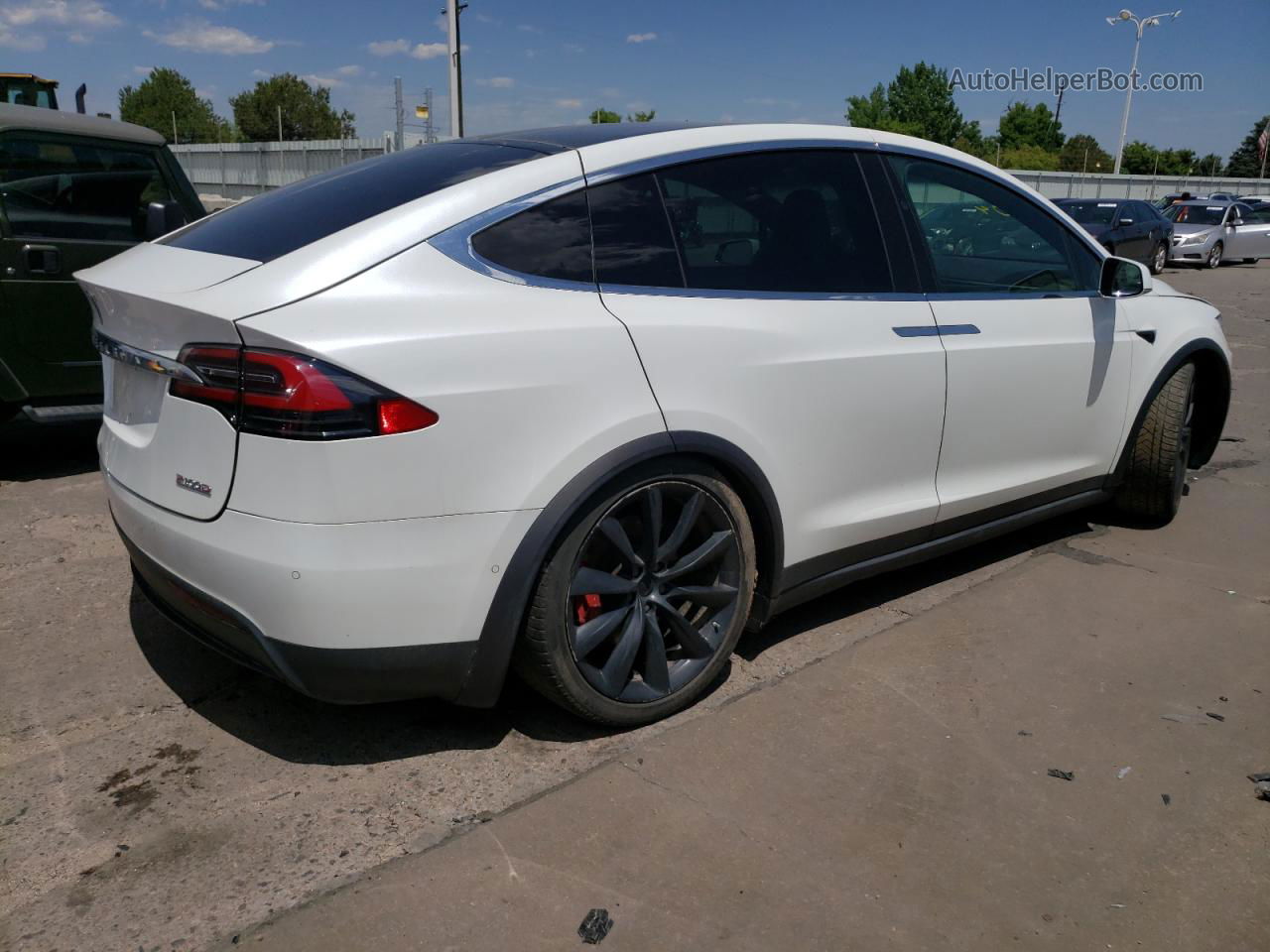 2016 Tesla Model X  Белый vin: 5YJXCBE47GF030976