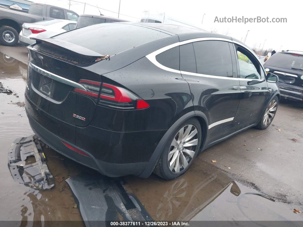 2016 Tesla Model X   Черный vin: 5YJXCBE49GF000300