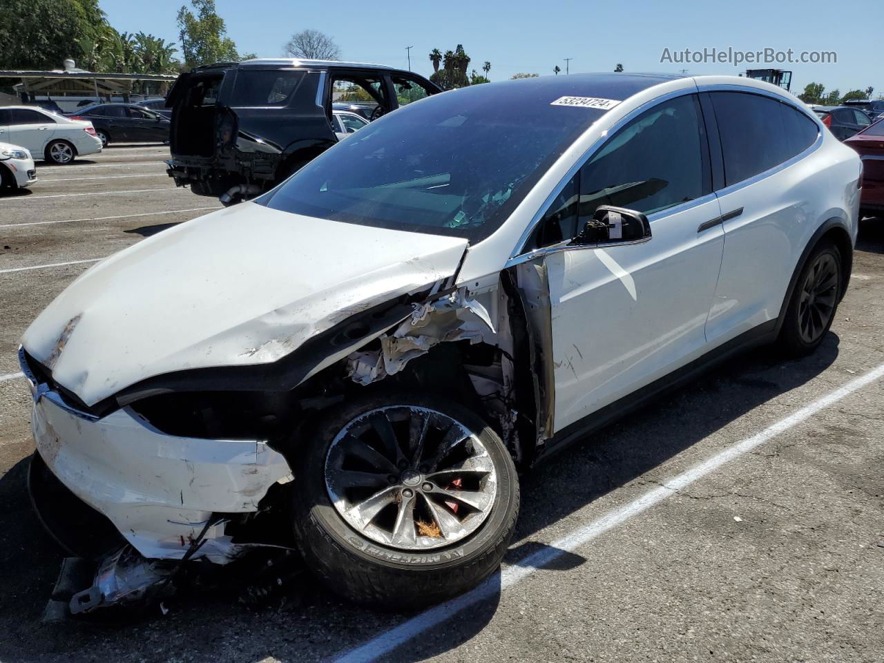 2019 Tesla Model X  White vin: 5YJXCBE49KF188700