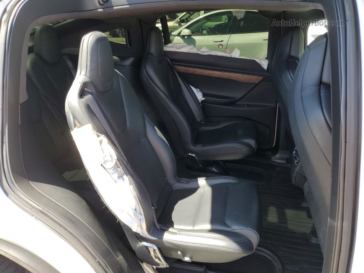 2019 Tesla Model X  White vin: 5YJXCBE49KF188700