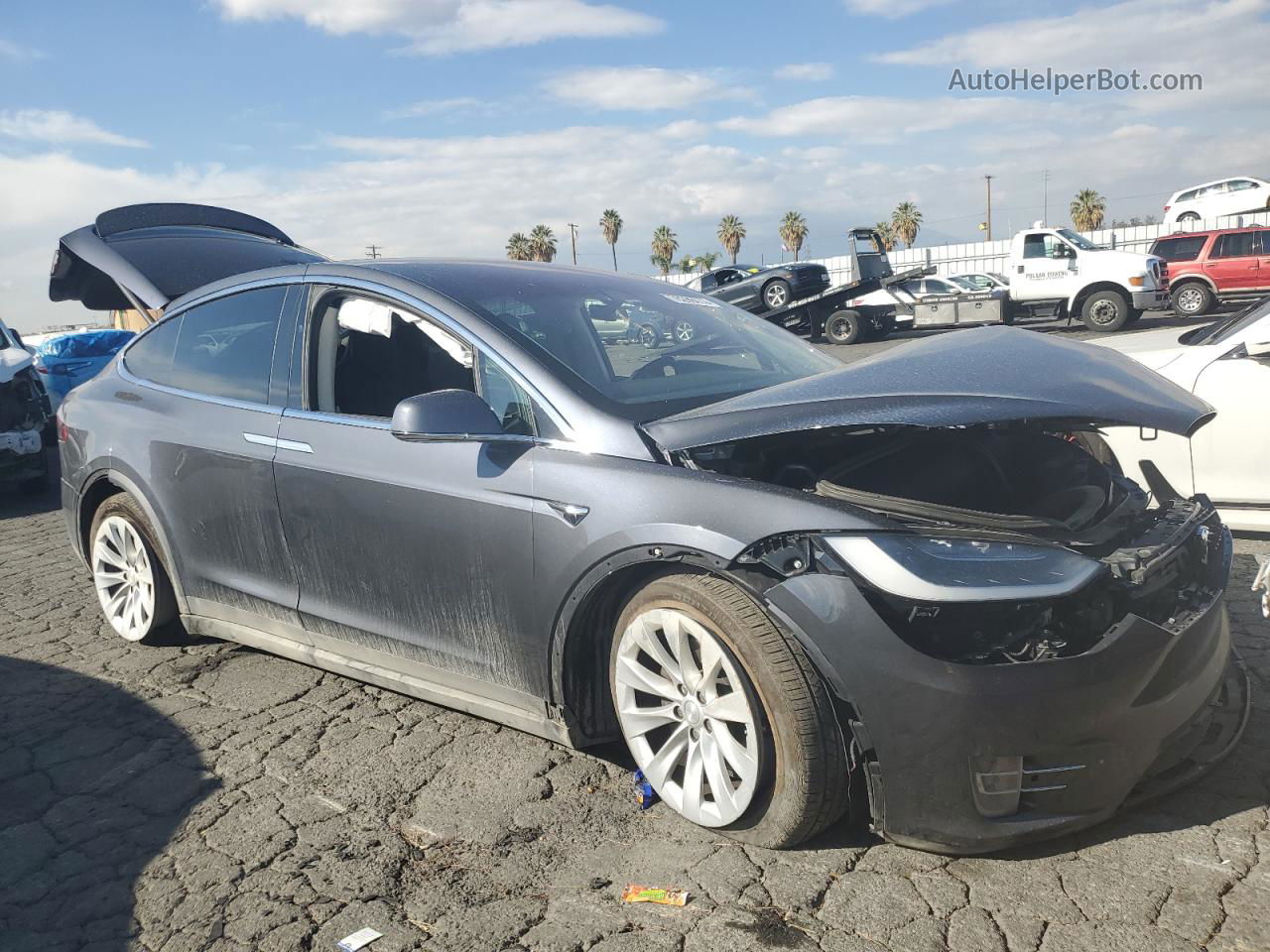 2018 Tesla Model X  Gray vin: 5YJXCDE20JF113313
