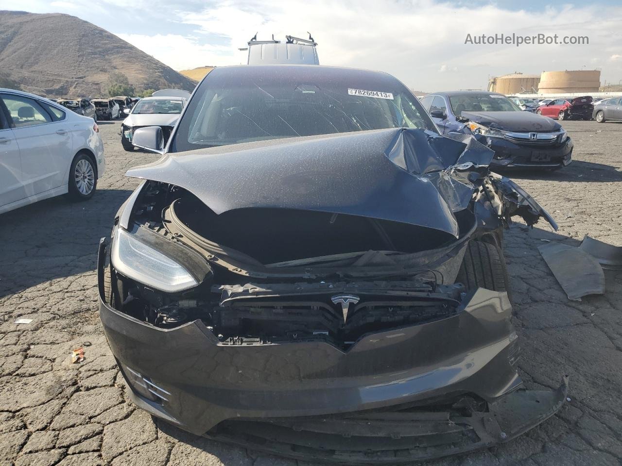 2018 Tesla Model X  Gray vin: 5YJXCDE20JF113313