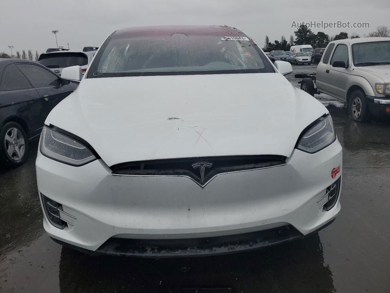 2018 Tesla Model X  Белый vin: 5YJXCDE21JF117564