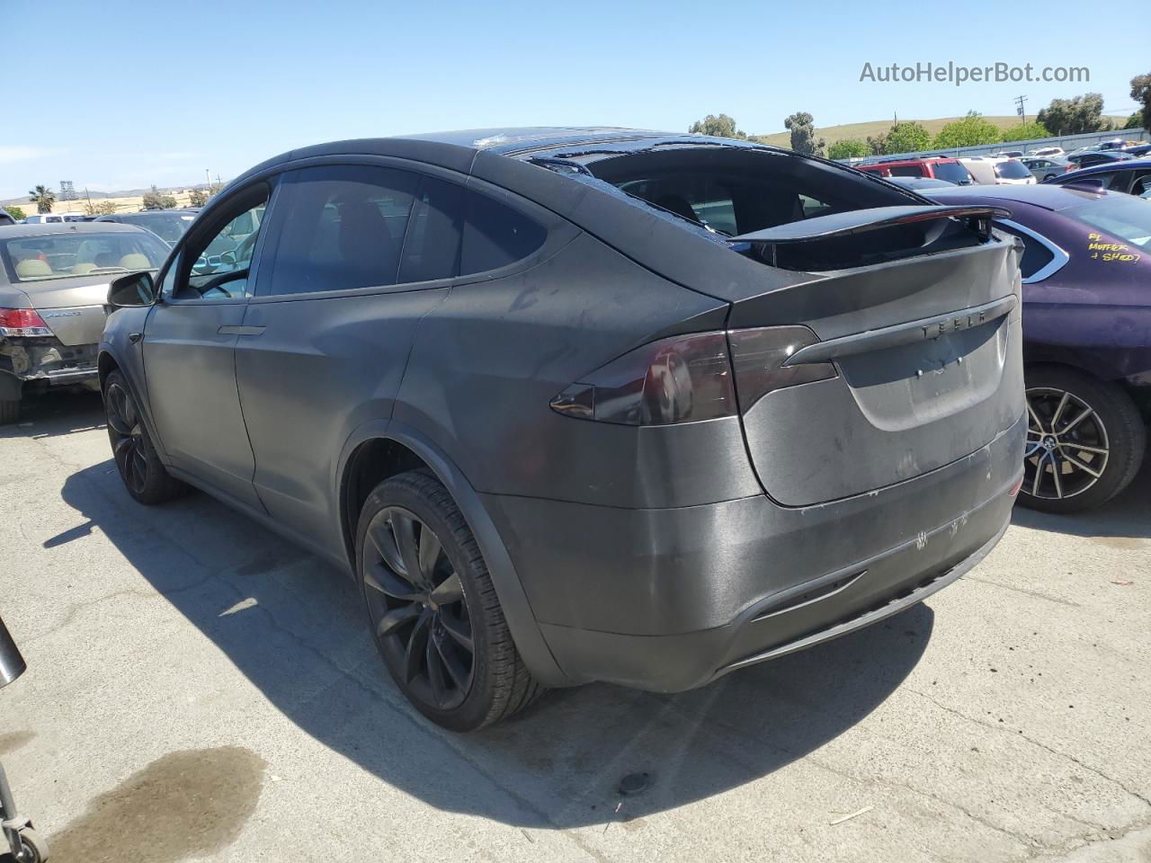 2018 Tesla Model X  Silver vin: 5YJXCDE22JF113328