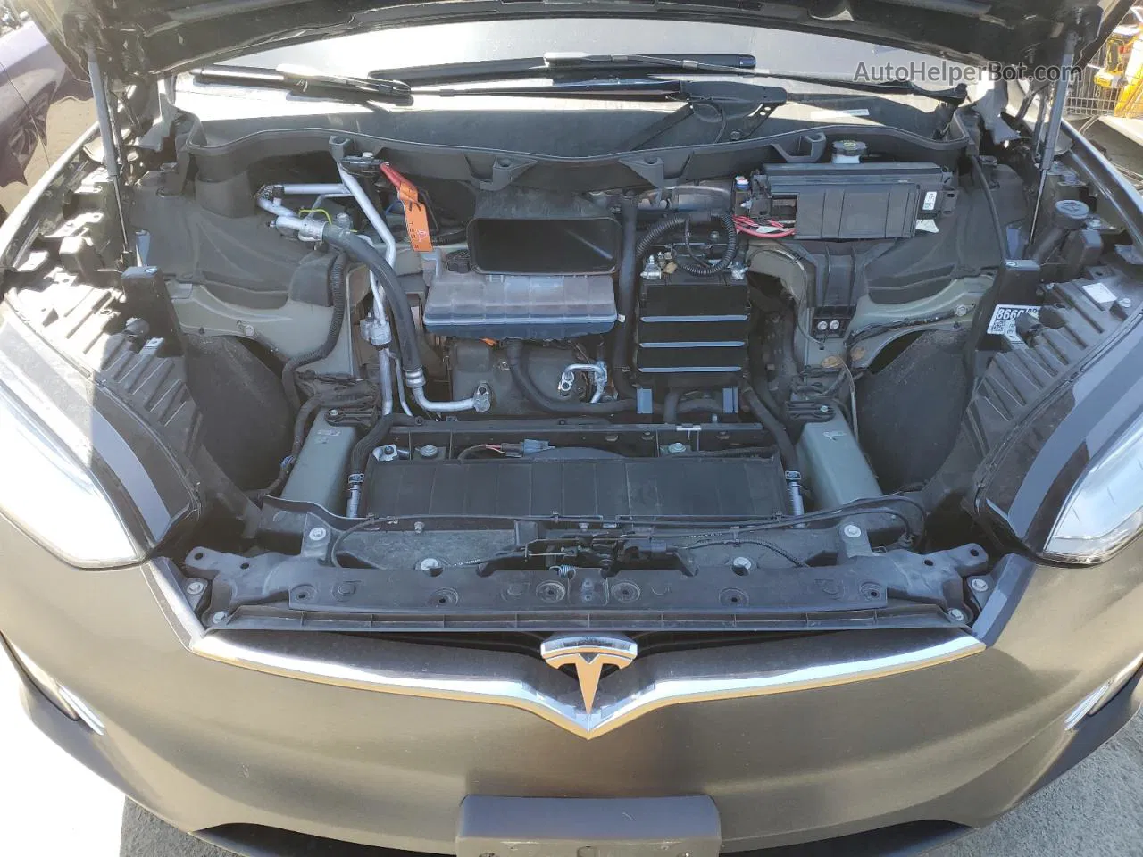 2018 Tesla Model X  Silver vin: 5YJXCDE22JF113328