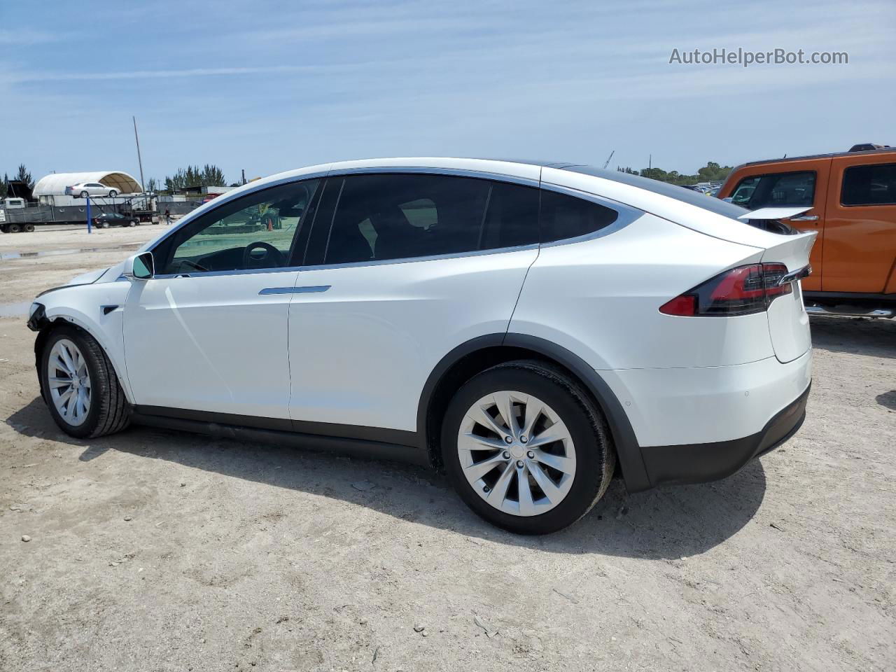 2019 Tesla Model X  Белый vin: 5YJXCDE23KF192784