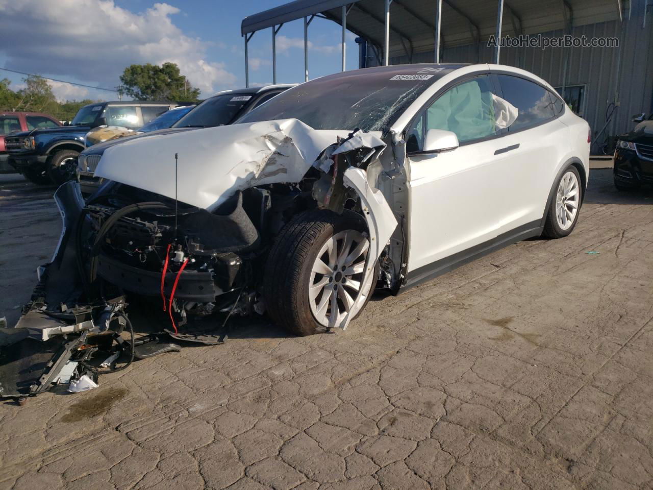 2020 Tesla Model X  White vin: 5YJXCDE23LF232007