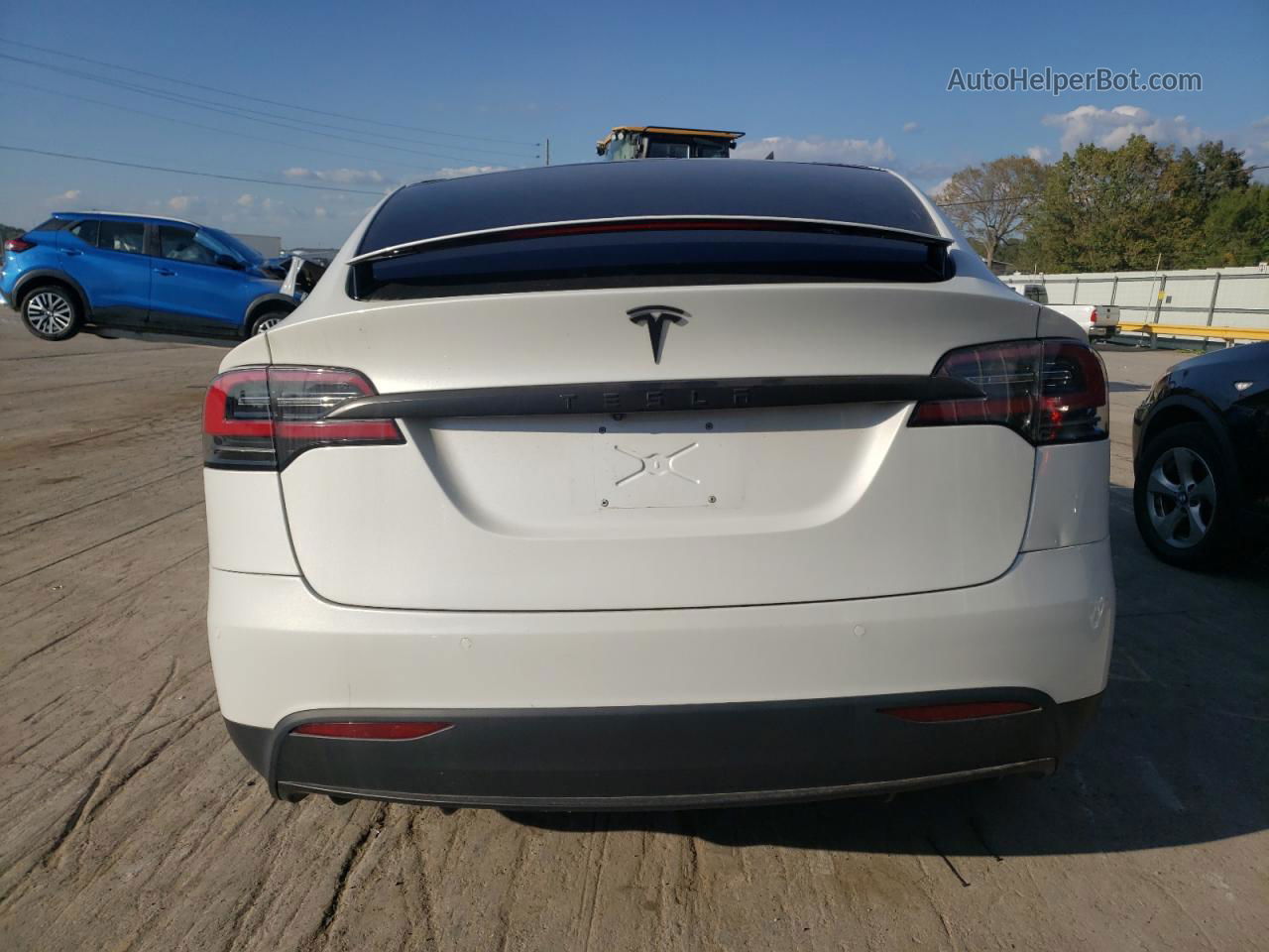 2020 Tesla Model X  White vin: 5YJXCDE23LF232007