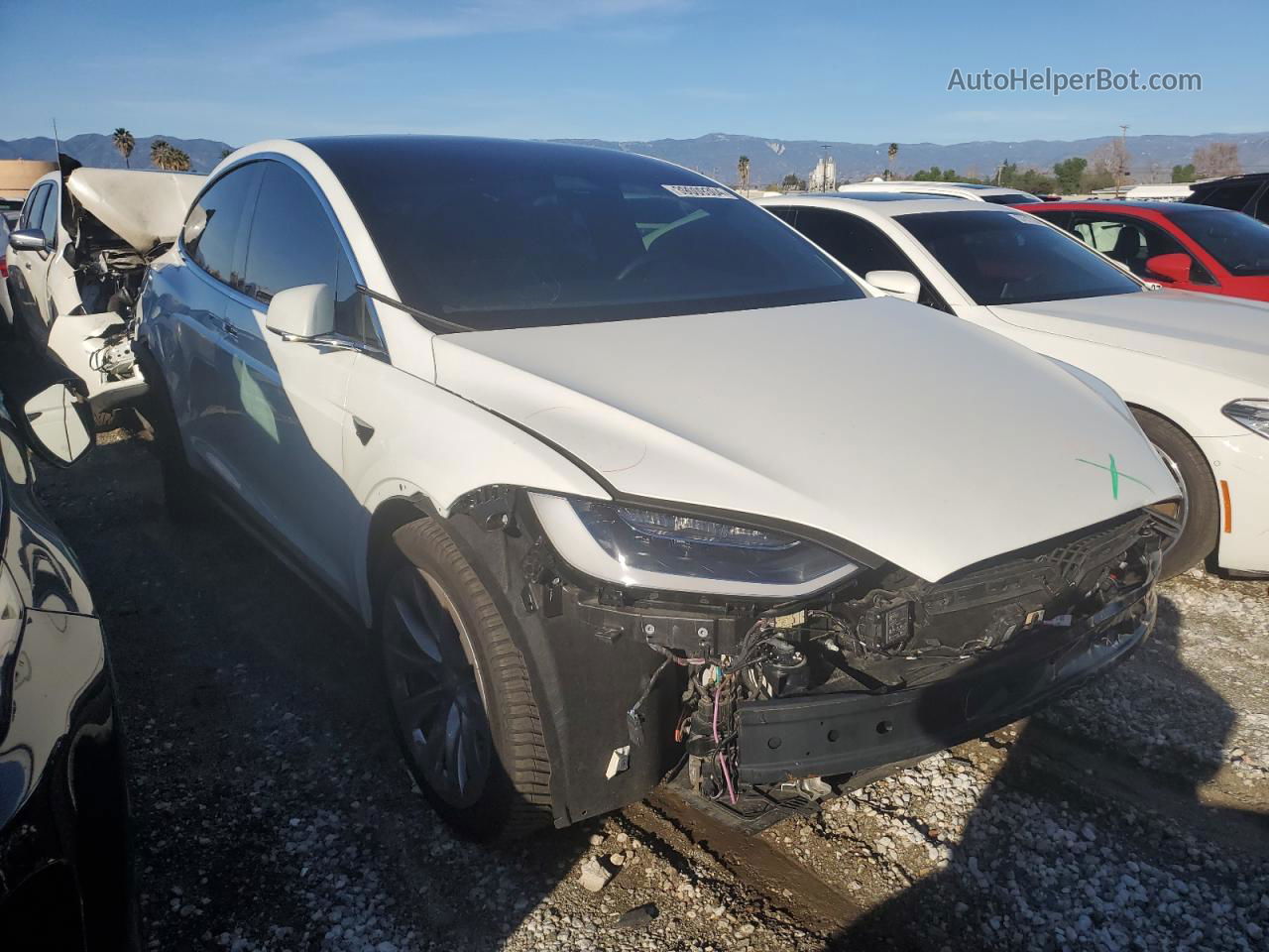 2019 Tesla Model X  White vin: 5YJXCDE24KF208538