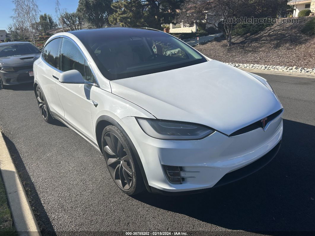 2016 Tesla Model X   White vin: 5YJXCDE25GF026337