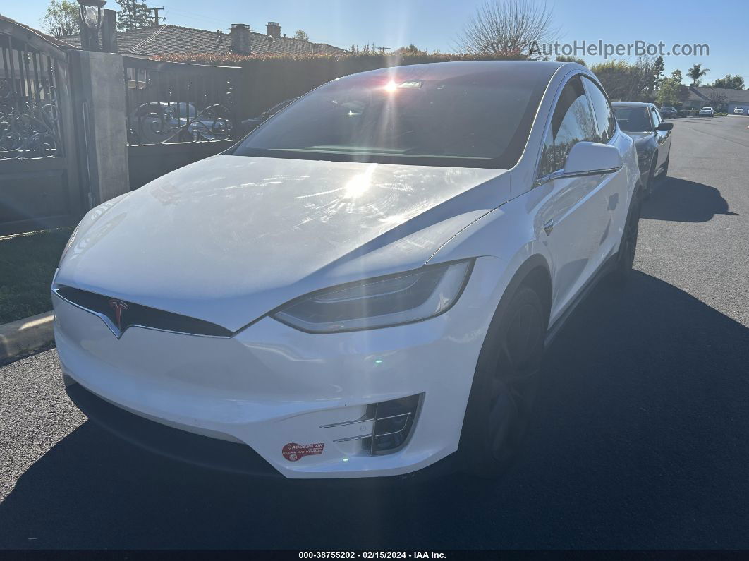 2016 Tesla Model X   White vin: 5YJXCDE25GF026337