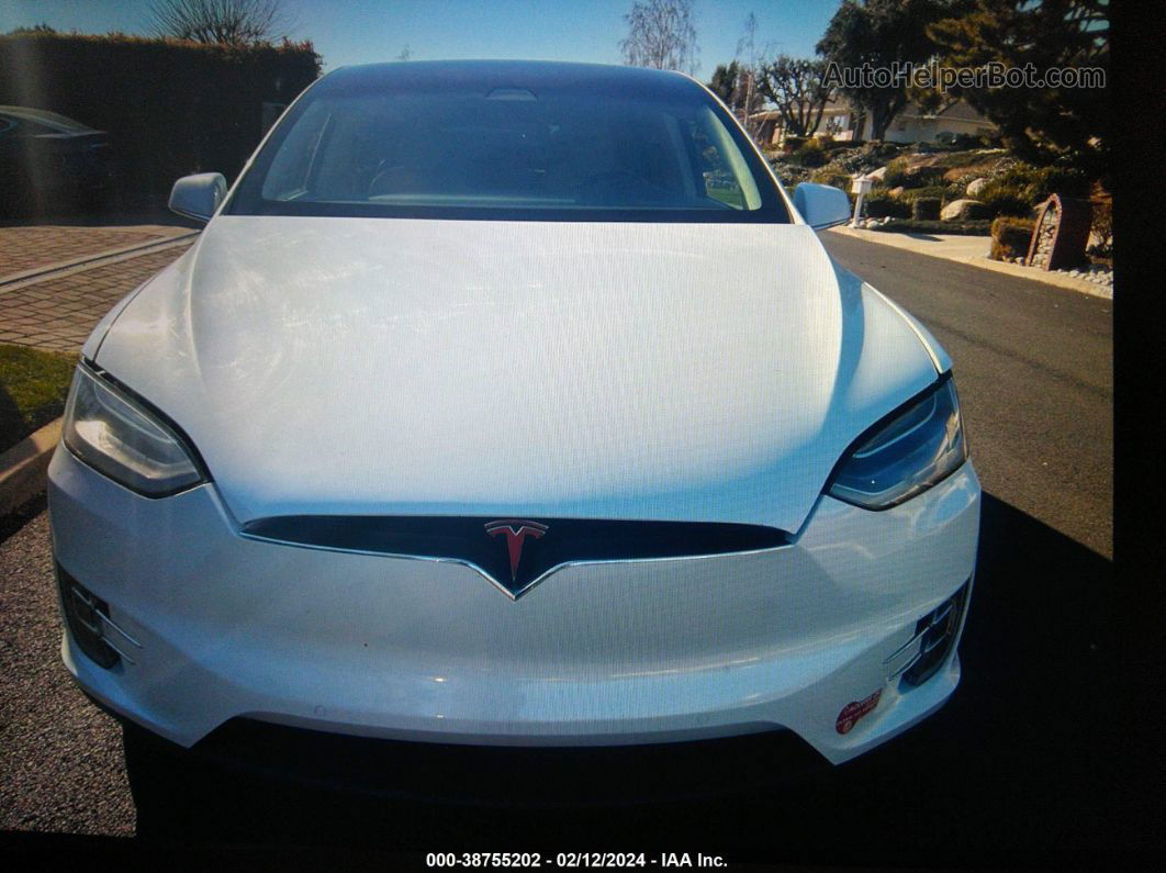 2016 Tesla Model X   White vin: 5YJXCDE25GF026337