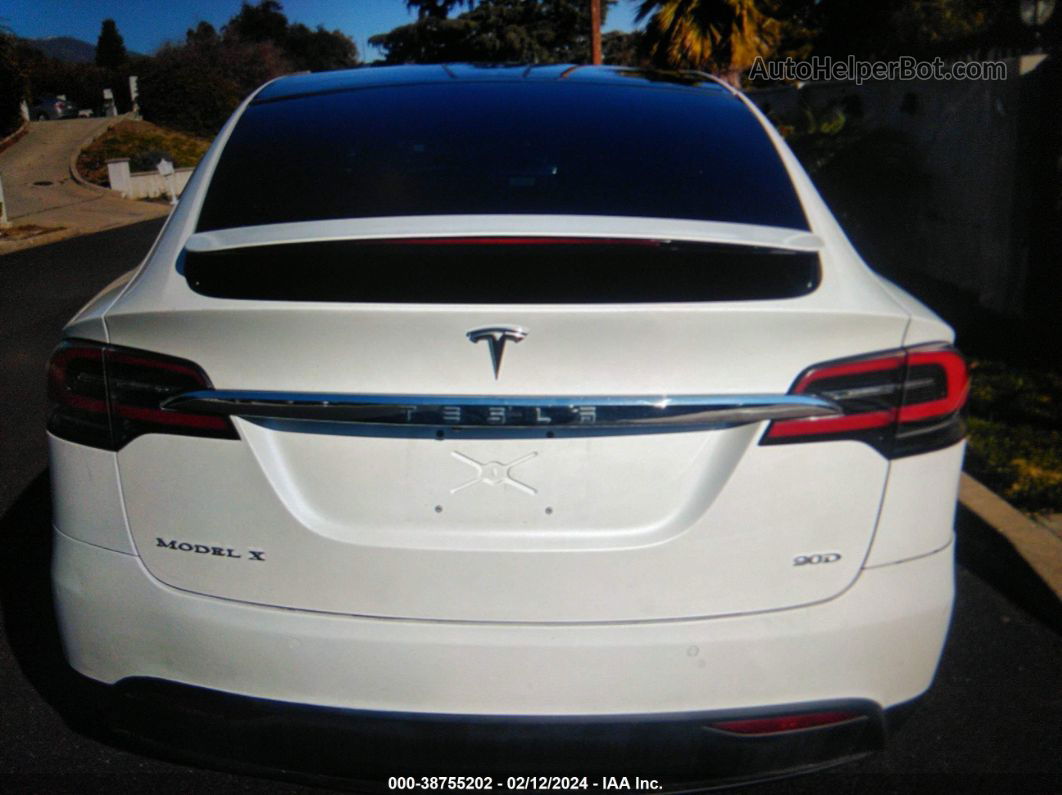 2016 Tesla Model X   White vin: 5YJXCDE25GF026337