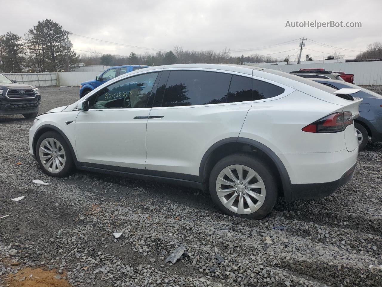 2020 Tesla Model X  White vin: 5YJXCDE26LF231000