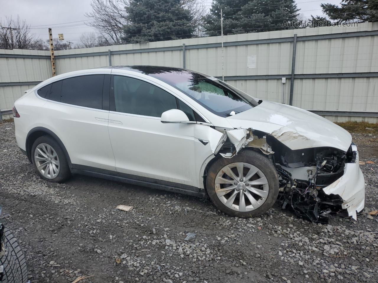 2020 Tesla Model X  White vin: 5YJXCDE26LF231000