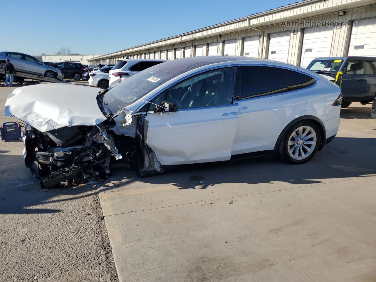 2019 Tesla Model X  White vin: 5YJXCDE27KF180699