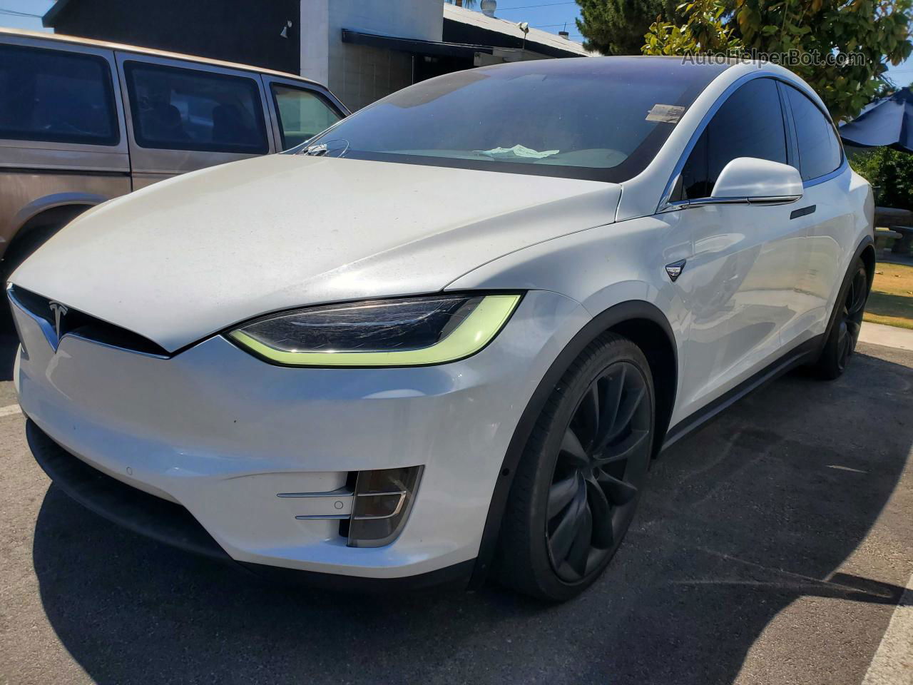 2016 Tesla Model X  White vin: 5YJXCDE29GF026471