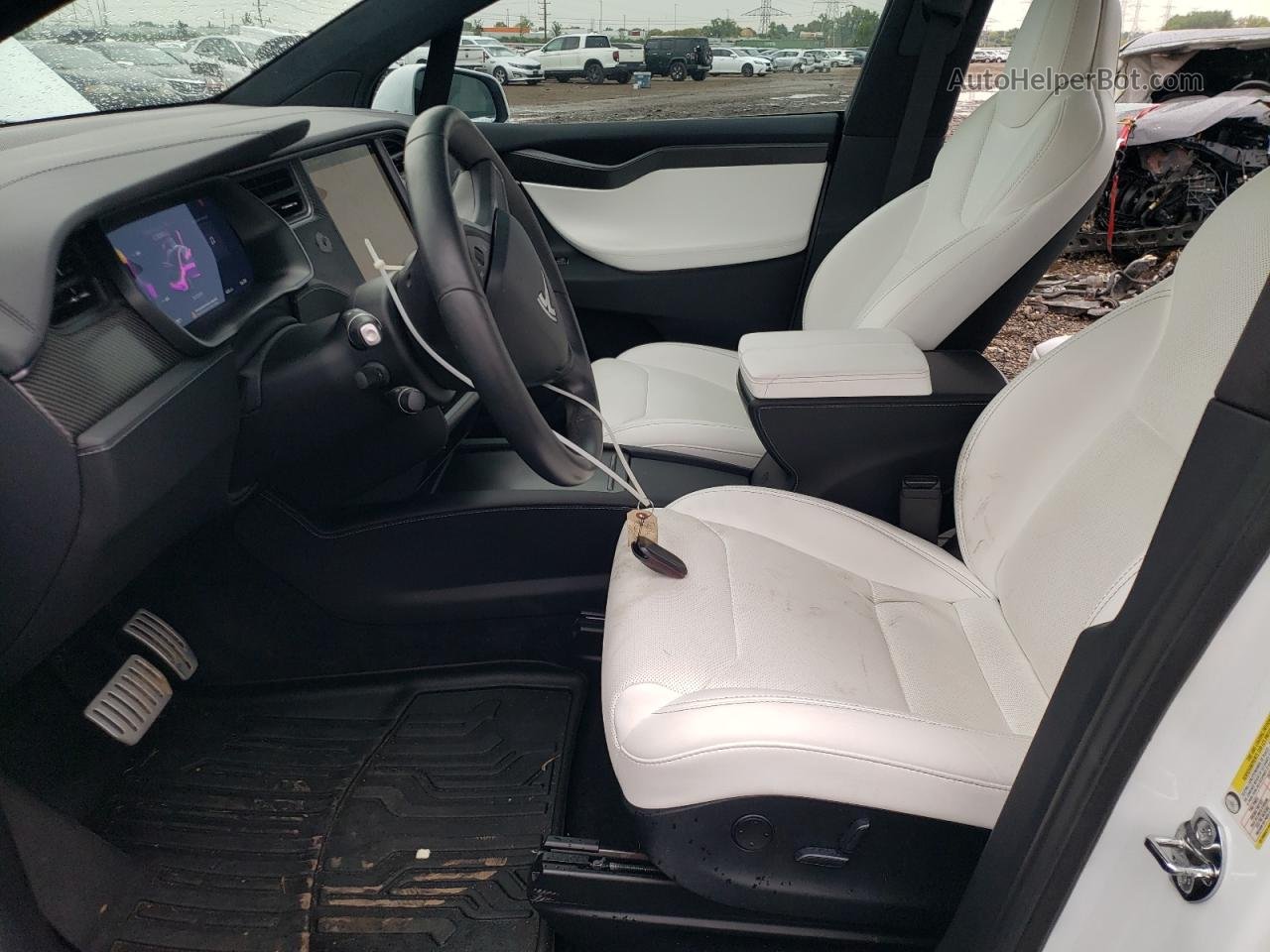 2018 Tesla Model X  White vin: 5YJXCDE44JF109492