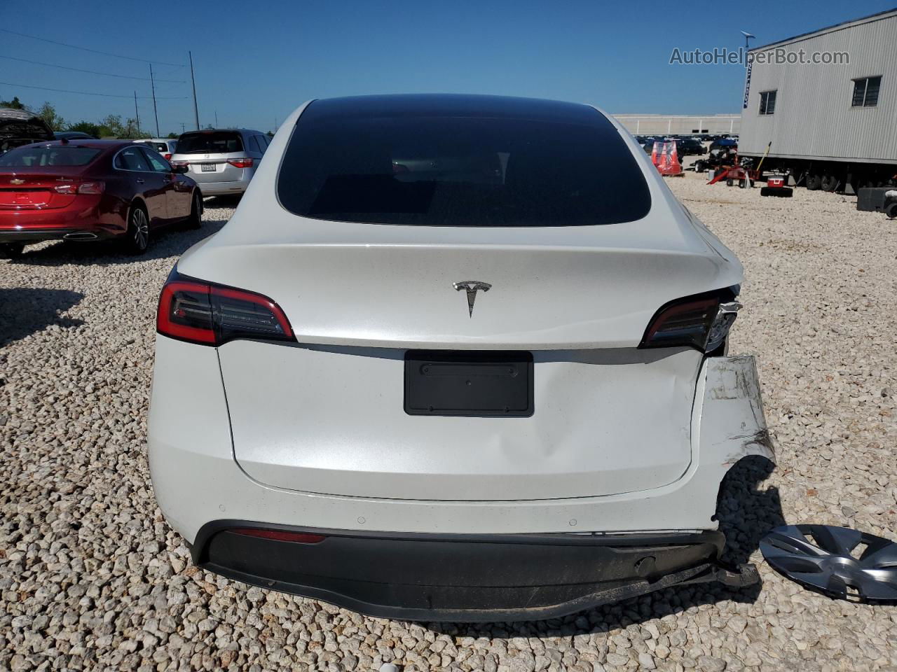 2021 Tesla Model Y  White vin: 5YJYGAED1MF142722