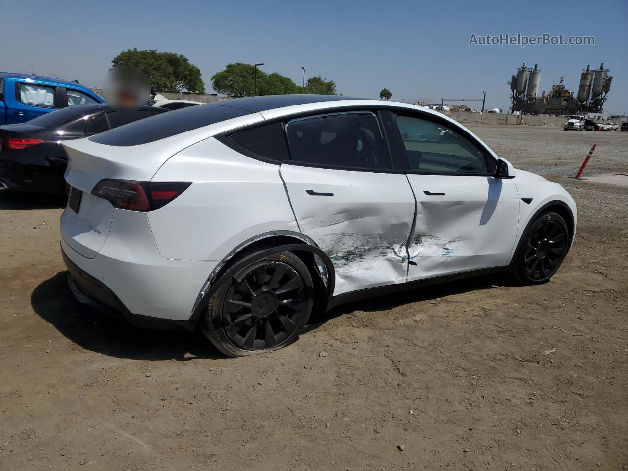 2021 Tesla Model Y  White vin: 5YJYGAEE0MF155020