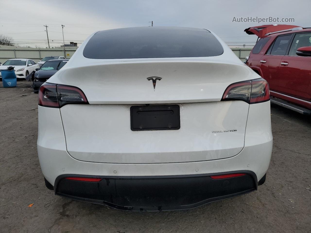 2021 Tesla Model Y  Белый vin: 5YJYGAEE2MF227822