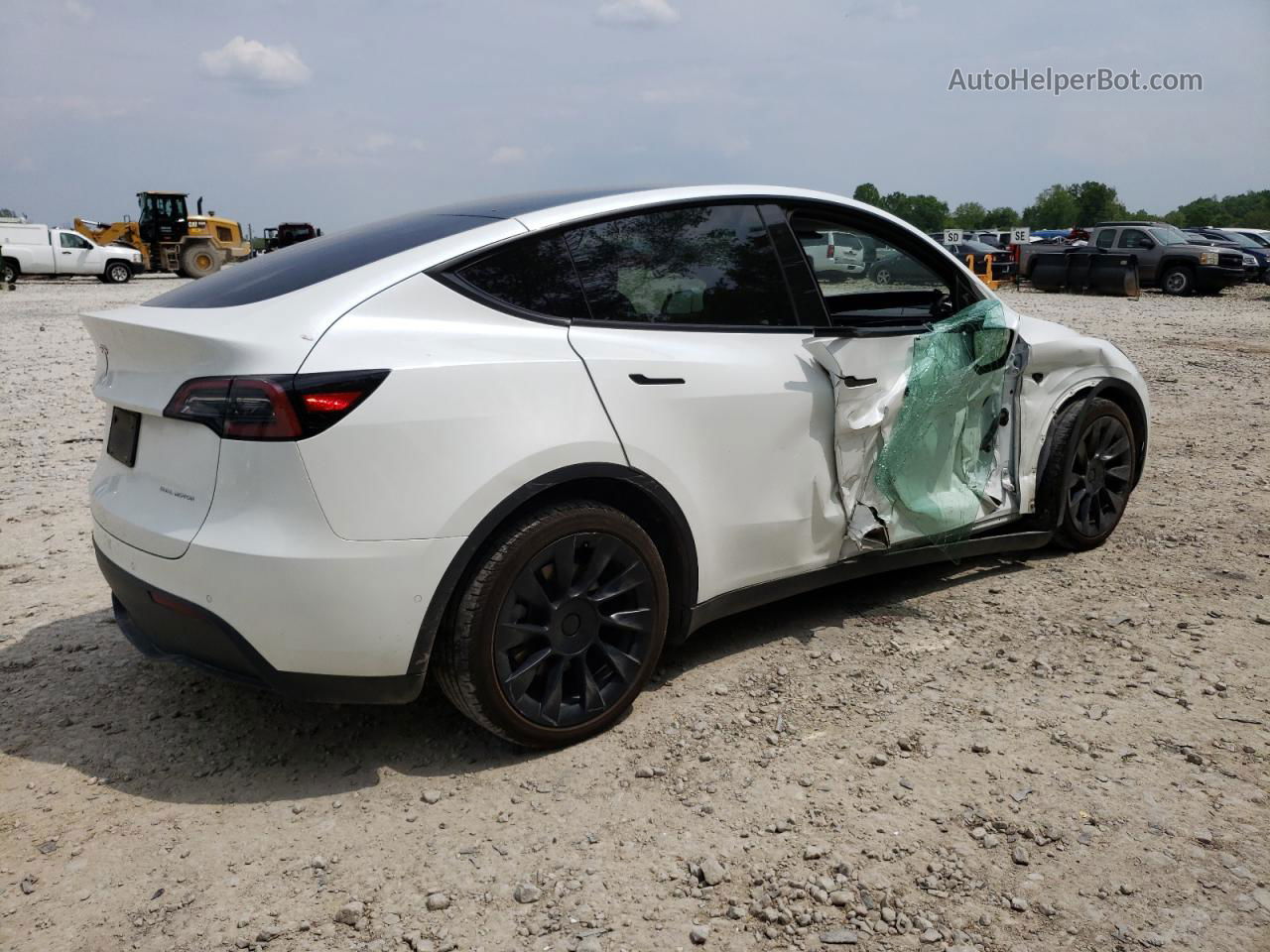 2021 Tesla Model Y  White vin: 5YJYGAEE4MF297516