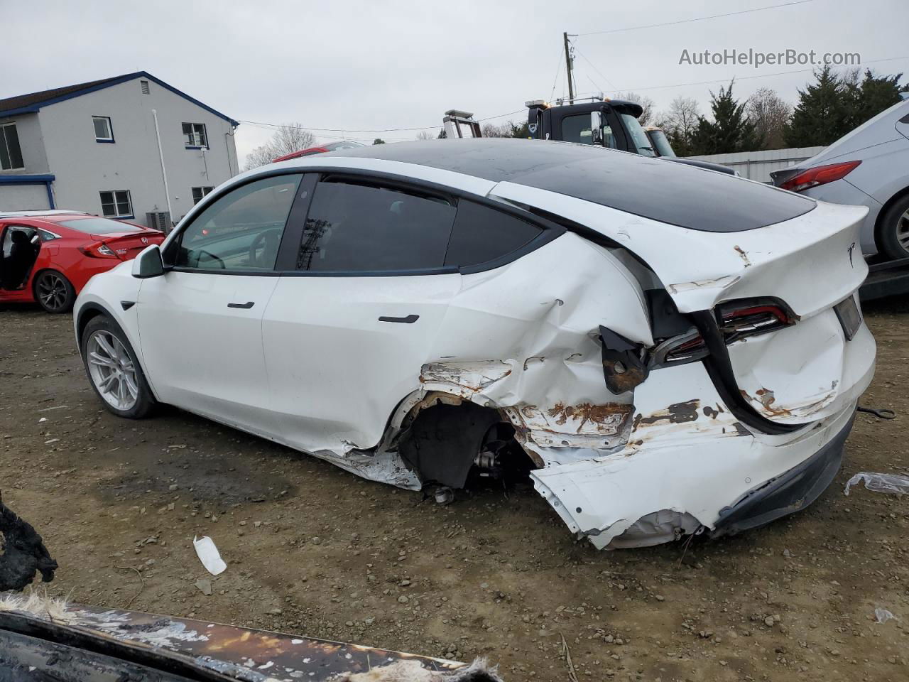 2021 Tesla Model Y  White vin: 5YJYGAEE7MF145486