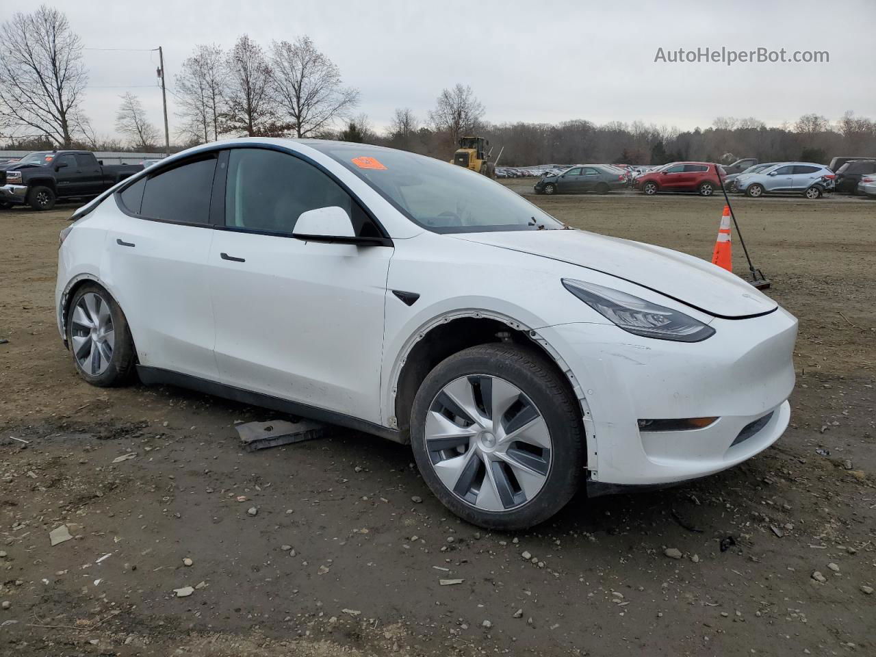 2021 Tesla Model Y  White vin: 5YJYGAEE7MF145486