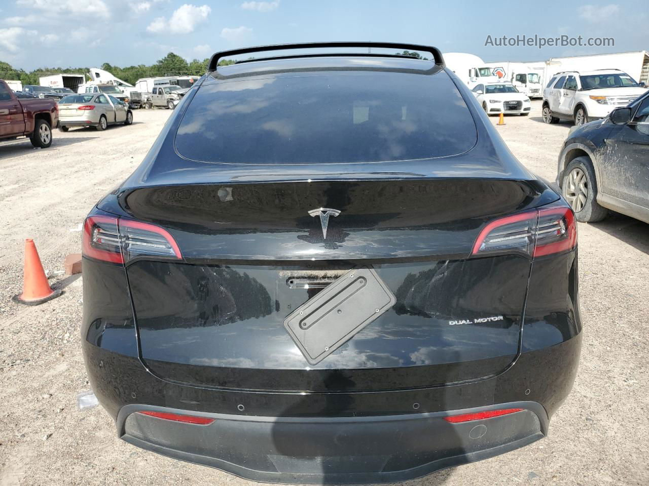 2021 Tesla Model Y  Black vin: 5YJYGAEE8MF149109