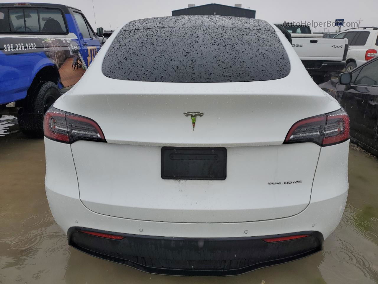 2021 Tesla Model Y  White vin: 5YJYGAEE9MF201203