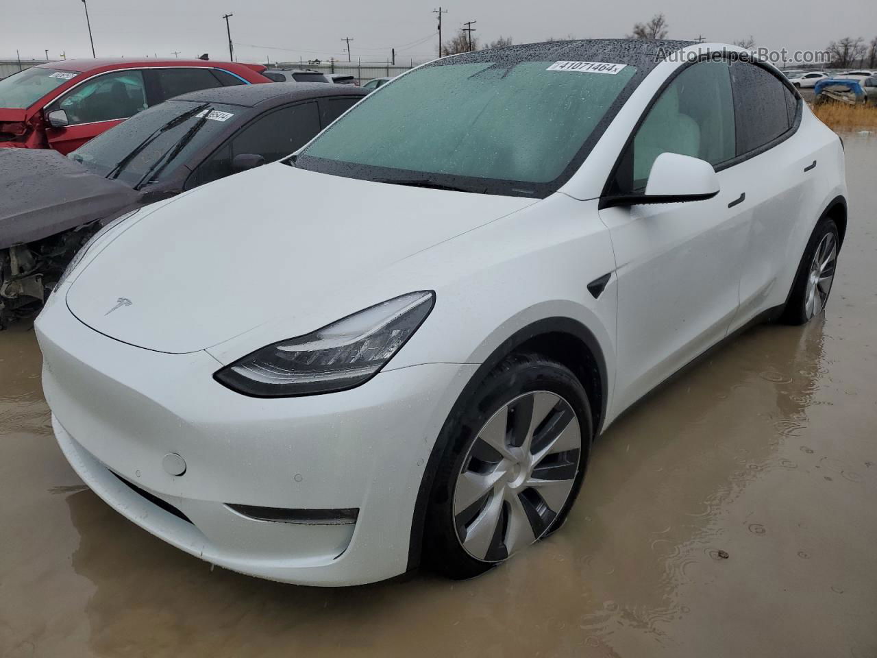 2021 Tesla Model Y  White vin: 5YJYGAEE9MF201203