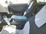 2021 Tesla Model Y  White vin: 5YJYGAEEXMF196609