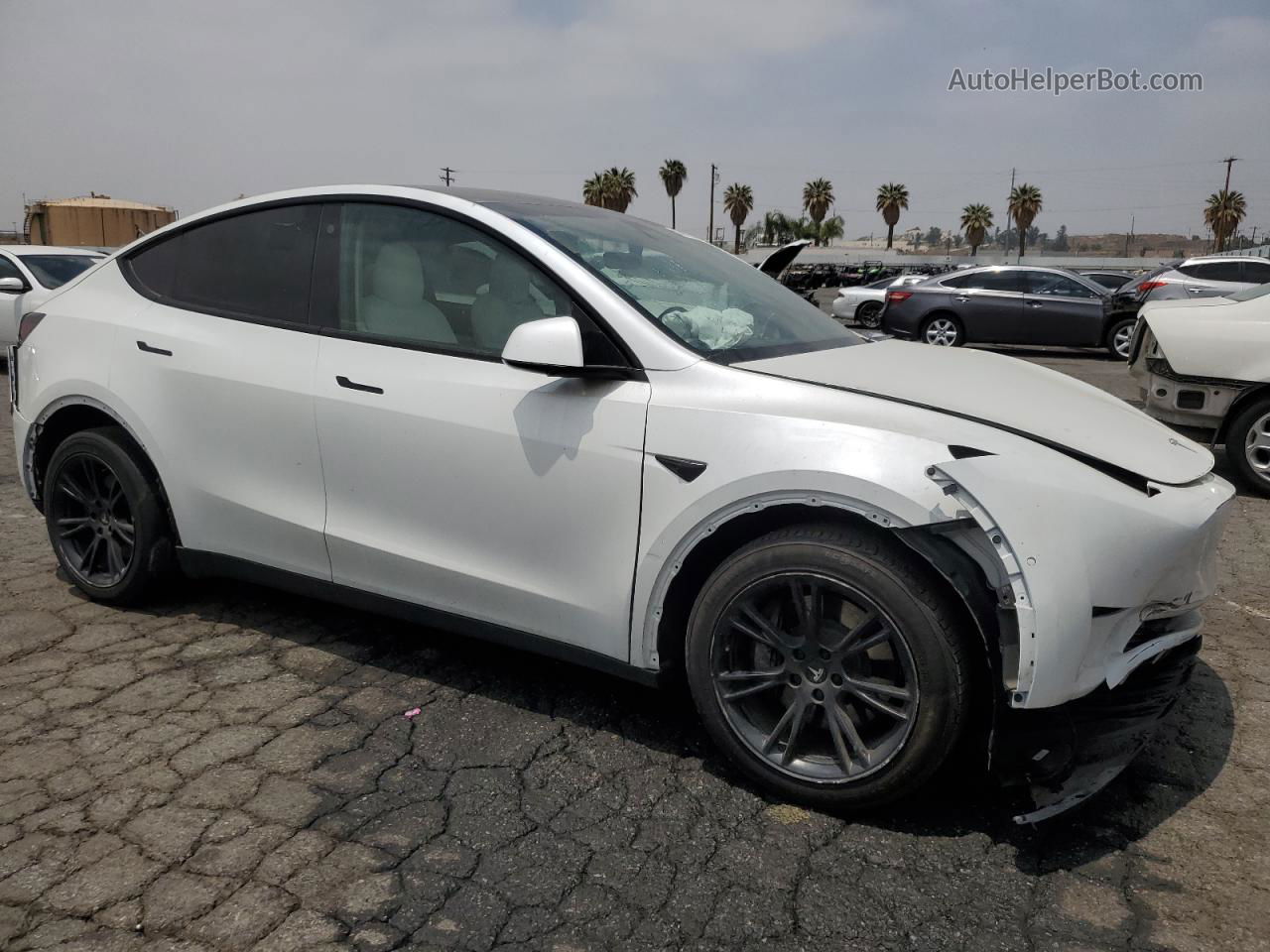 2021 Tesla Model Y  White vin: 5YJYGDED1MF104991