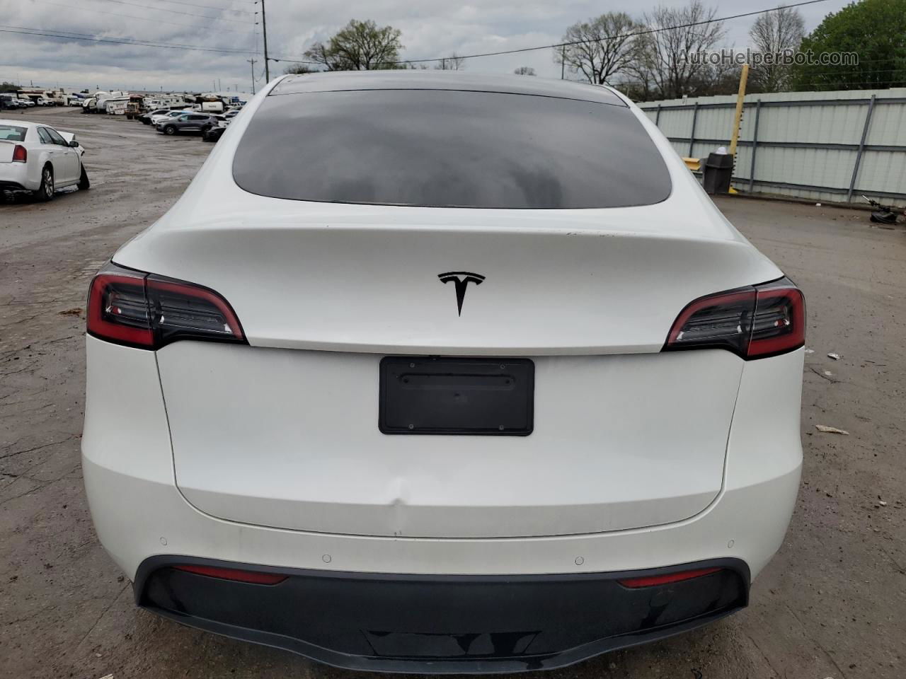 2021 Tesla Model Y  White vin: 5YJYGDED1MF114078