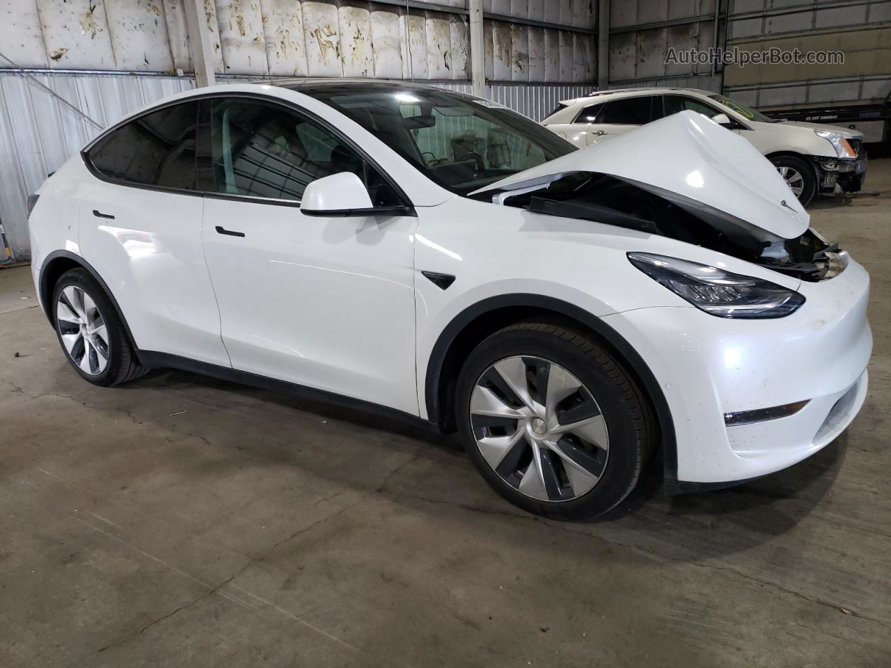 2021 Tesla Model Y  White vin: 5YJYGDED1MF133990