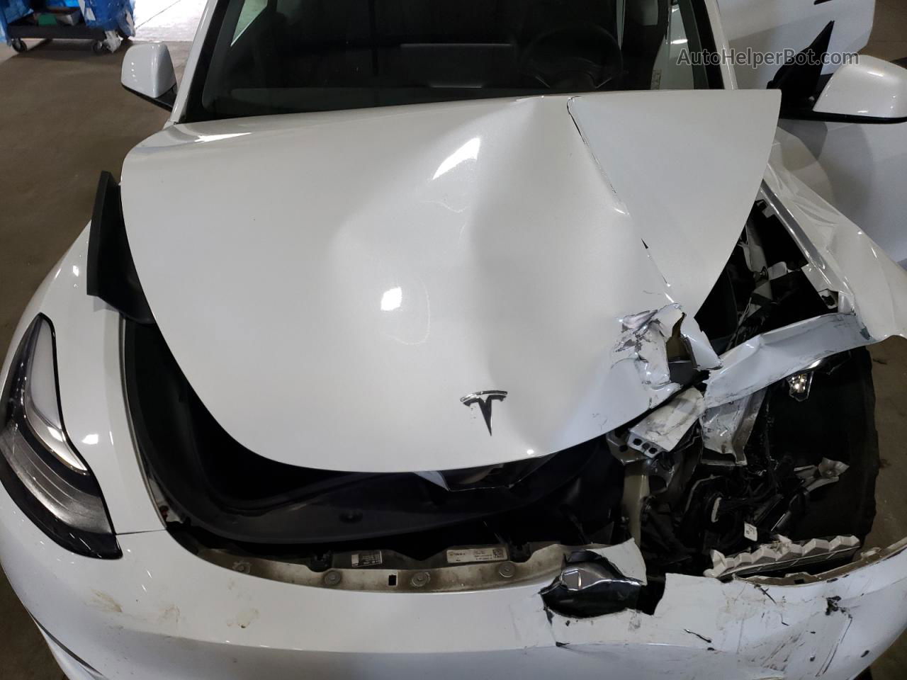 2021 Tesla Model Y  White vin: 5YJYGDED1MF133990