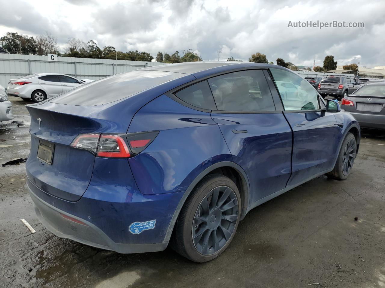 2021 Tesla Model Y  Синий vin: 5YJYGDED5MF132664