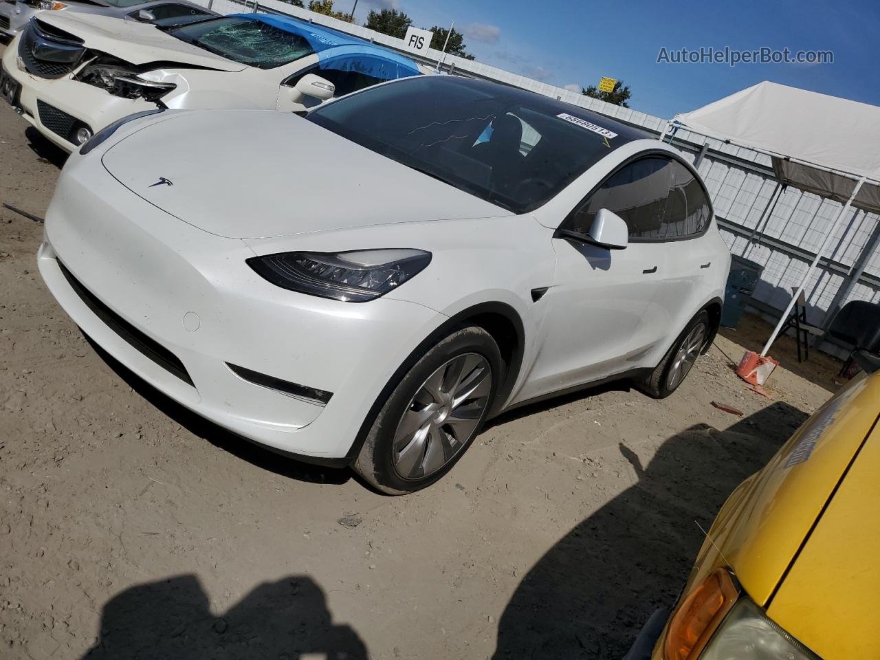 2021 Tesla Model Y  White vin: 5YJYGDED6MF113993