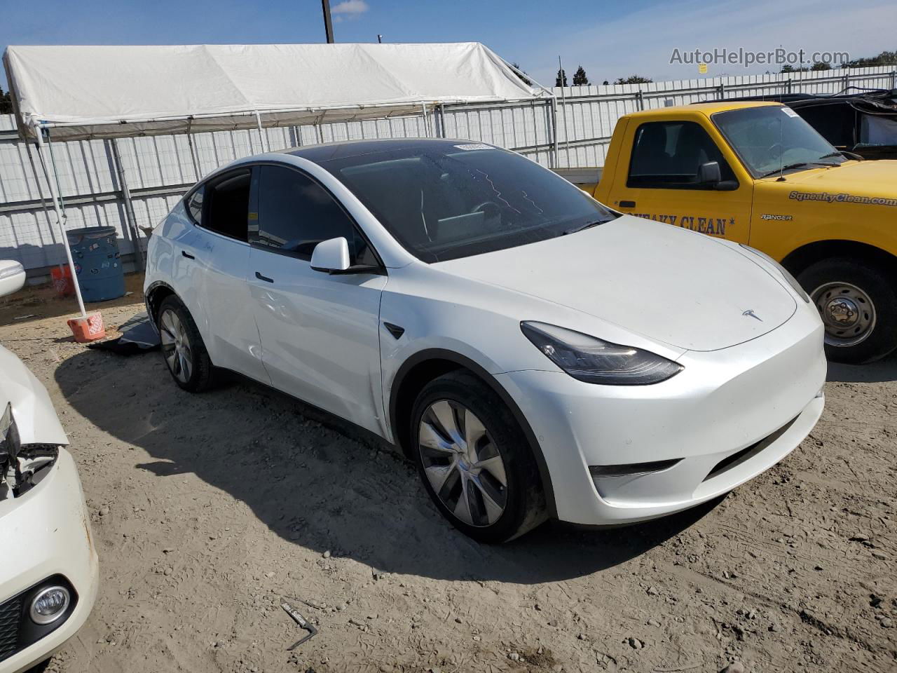 2021 Tesla Model Y  White vin: 5YJYGDED6MF113993