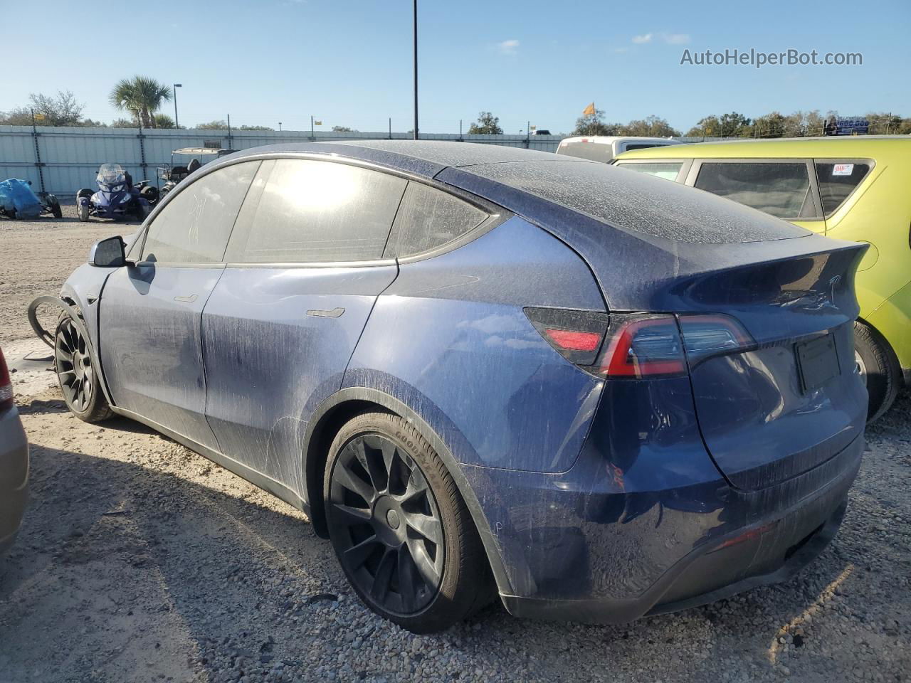 2020 Tesla Model Y  Blue vin: 5YJYGDEE0LF040319