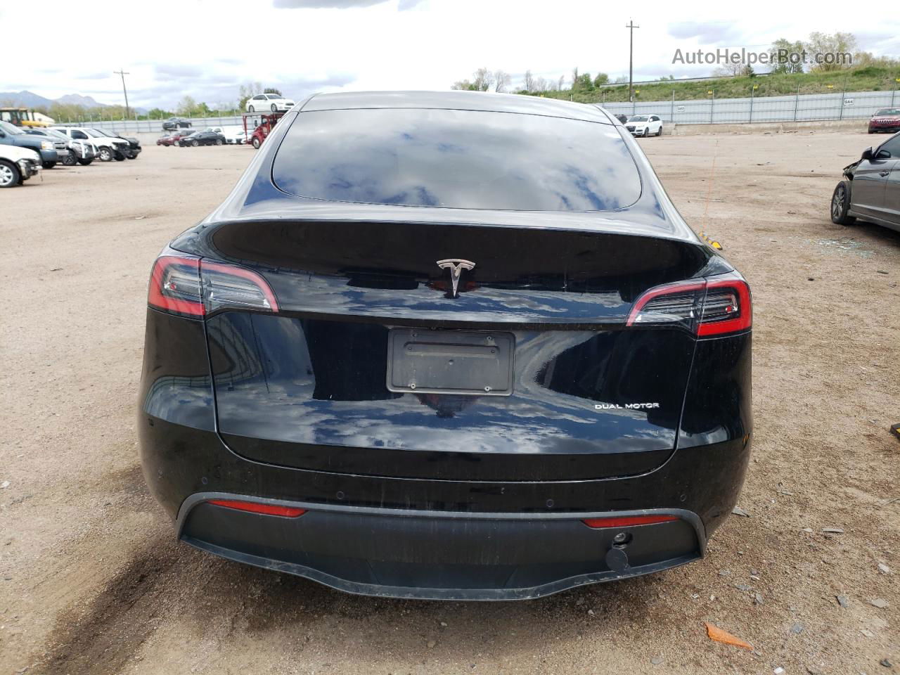 2020 Tesla Model Y  Black vin: 5YJYGDEE0LF055029