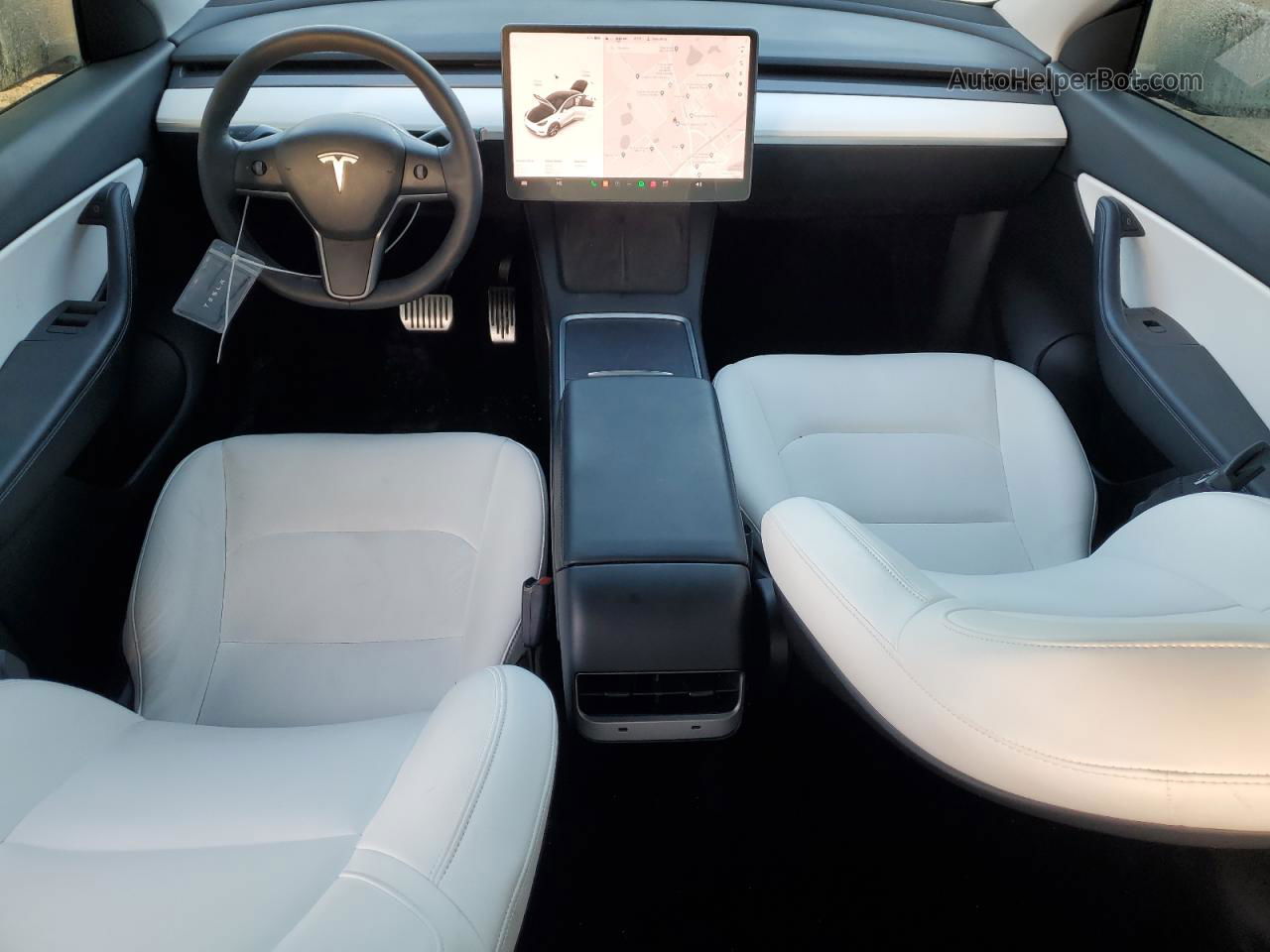 2021 Tesla Model Y  White vin: 5YJYGDEE0MF228355