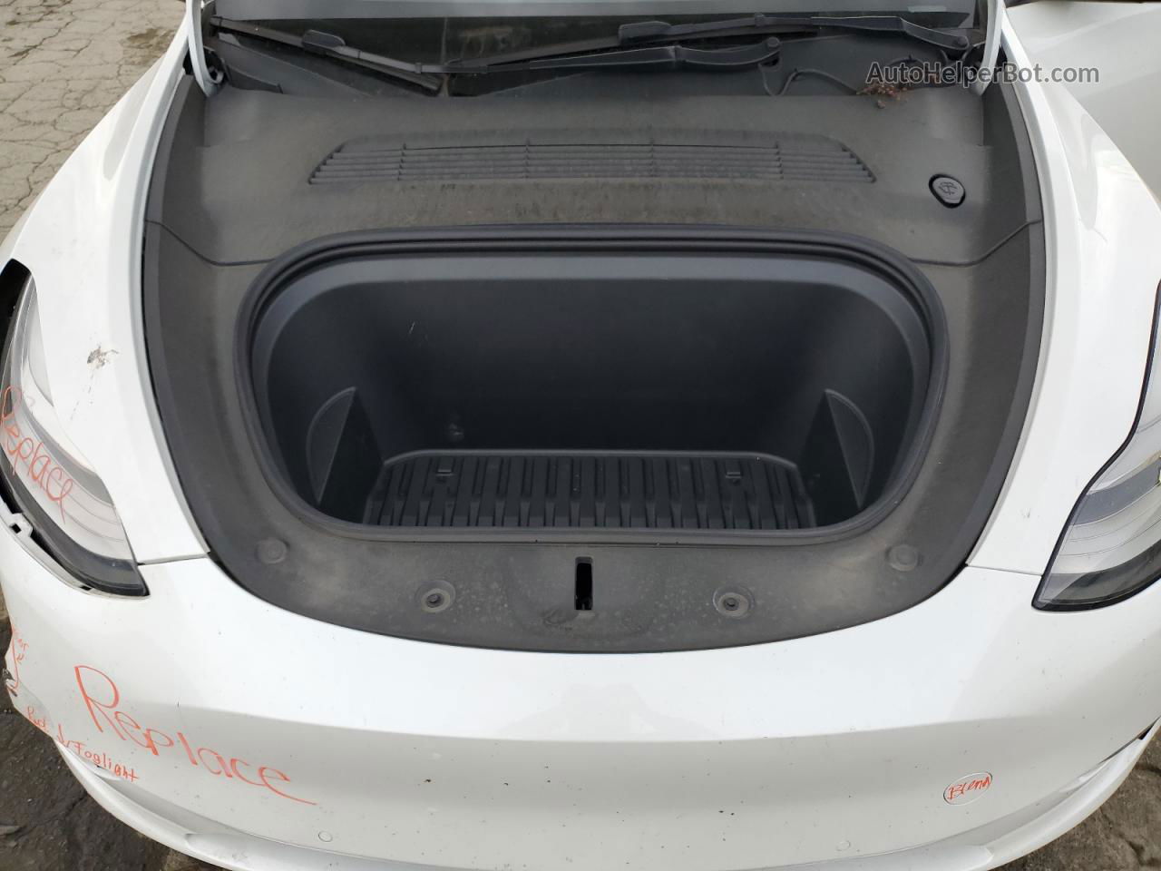 2021 Tesla Model Y  White vin: 5YJYGDEE0MF239601