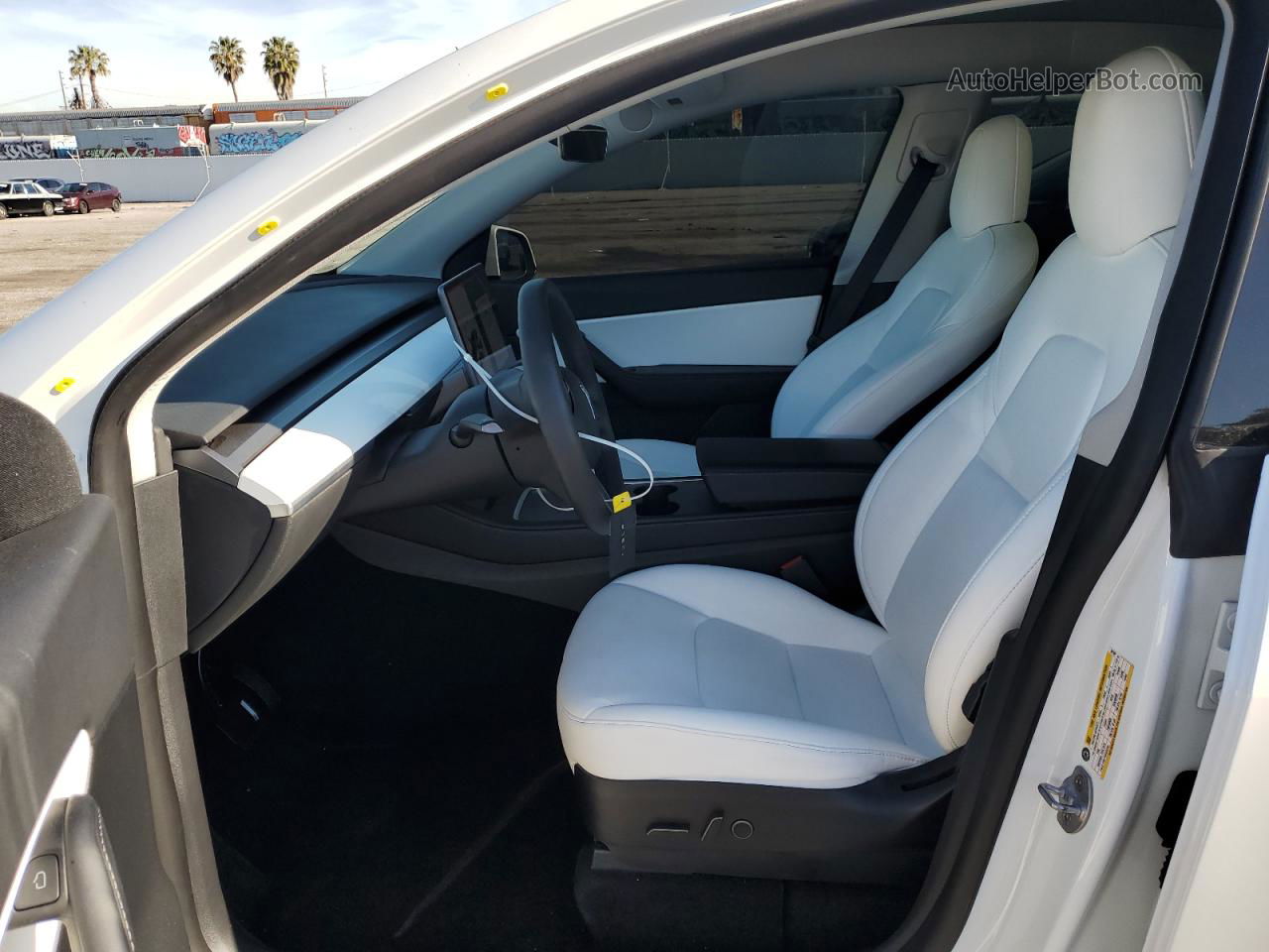 2021 Tesla Model Y  White vin: 5YJYGDEE0MF301501