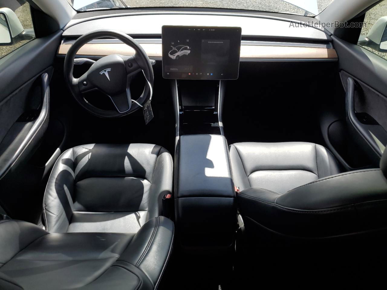 2020 Tesla Model Y  White vin: 5YJYGDEE1LF051071