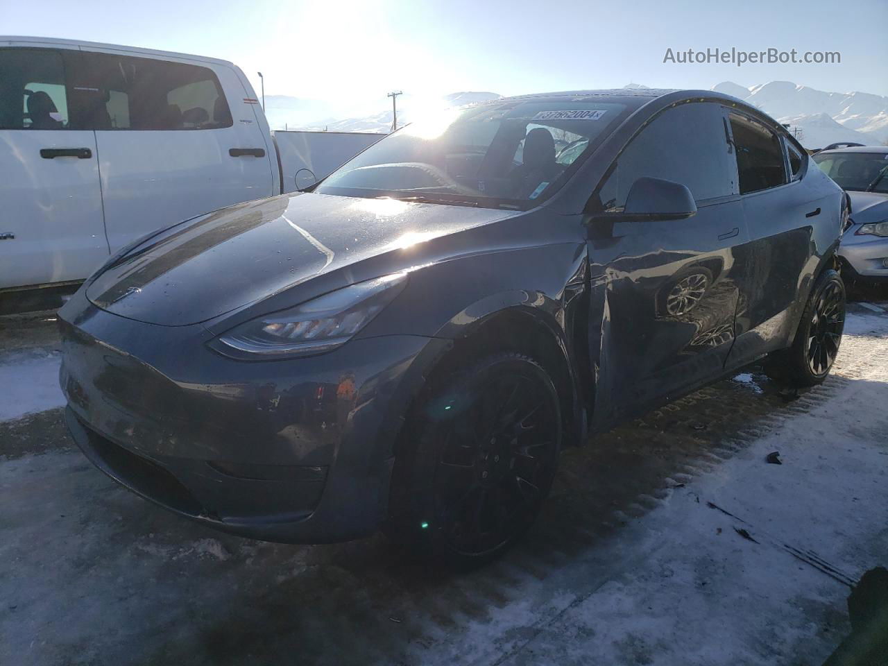 2021 Tesla Model Y  Gray vin: 5YJYGDEE1MF137871