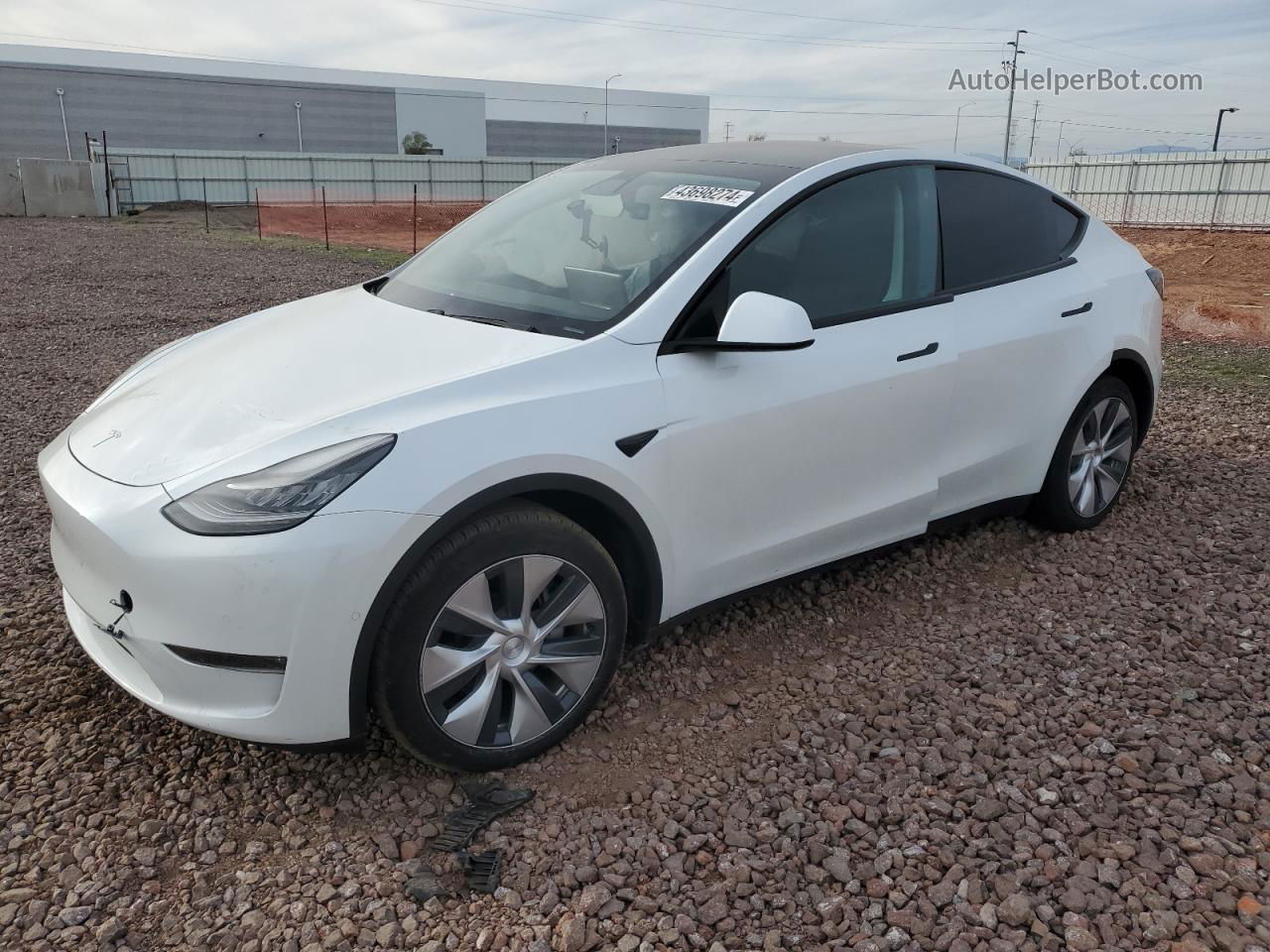 2020 Tesla Model Y  White vin: 5YJYGDEE2LF026163